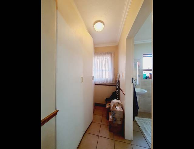 BEDROOM APARTMENT RENTED IN HALFWAY GARDENS